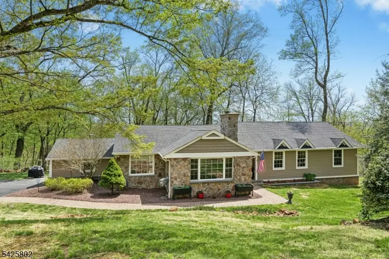 49 Preston Dr, Gillette, NJ 07933 - #3