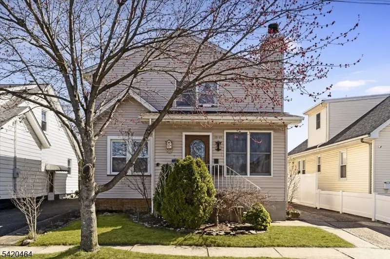 12-17 Roosevelt Pl, Fair Lawn, NJ 07410 - #1