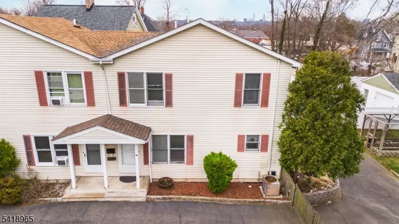 197 Fort Lee Rd, Teaneck, NJ 07666 - #1