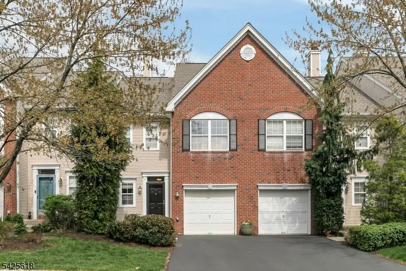 20 Hopkinson Ct, The Hills, NJ 07920 - #1