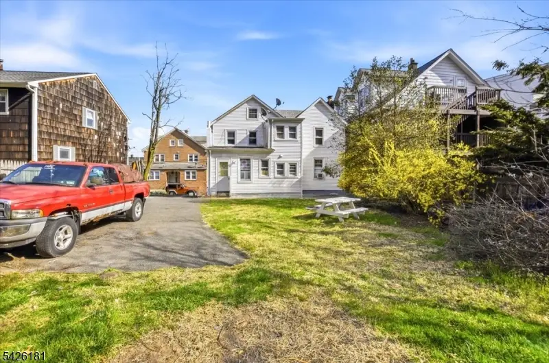 26 Orchard St, Summit, NJ 07901 - #3