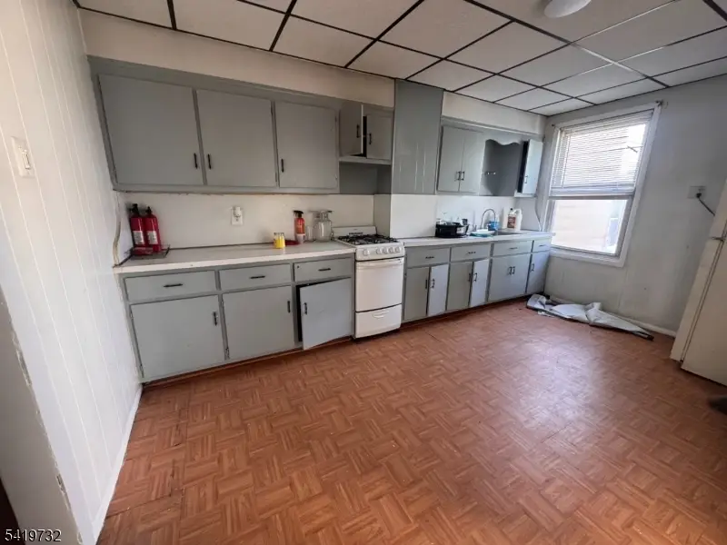321 S 5th St, Elizabeth, NJ 07206 - #3