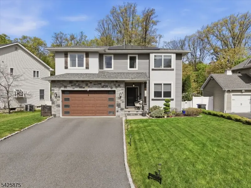 148 Mohawk Dr, Cranford, NJ 07016 - #1