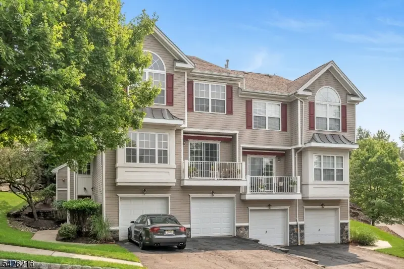114 Ridge Dr, Pompton Lakes, NJ 07442 - #1