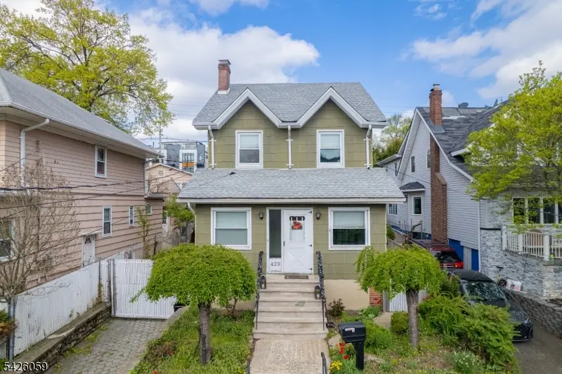 429 Palisade Ave, Cliffside Park, NJ 07010 - #1