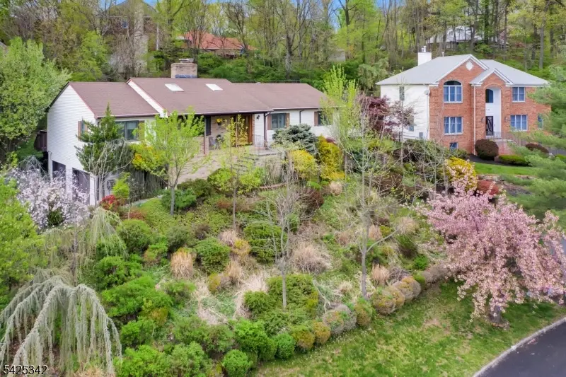 204 Queens Ln, Mountainside, NJ 07092 - #2