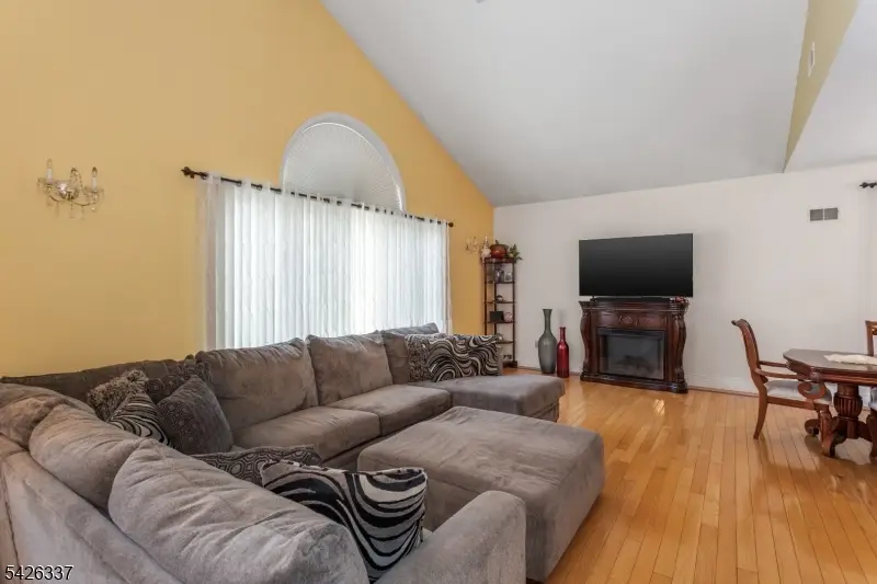 71 Parker Ave, Hawthorne, NJ 07506 - #3