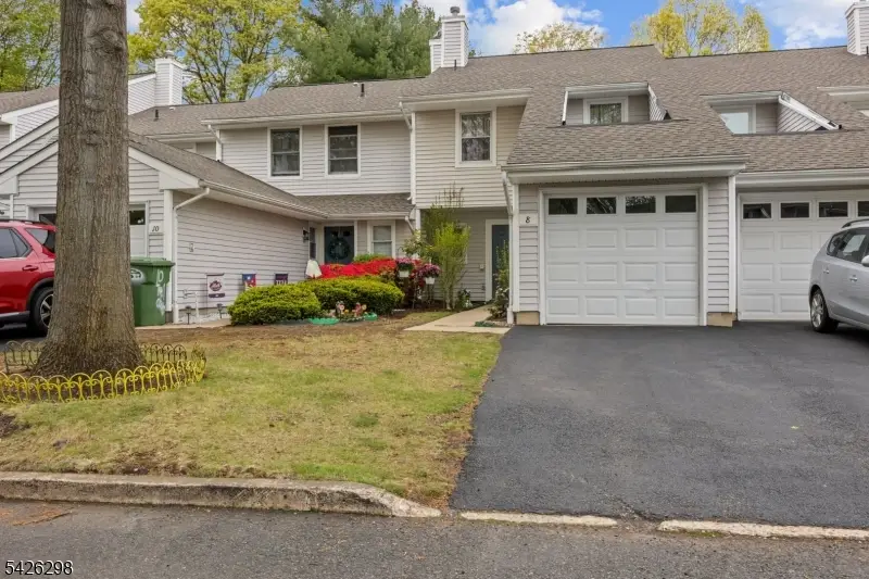 8 Tall Oaks Ct, Parlin, NJ 08859 - #1