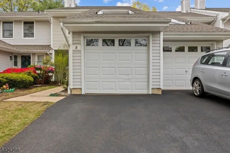8 Tall Oaks Ct, Parlin, NJ 08859 - #2