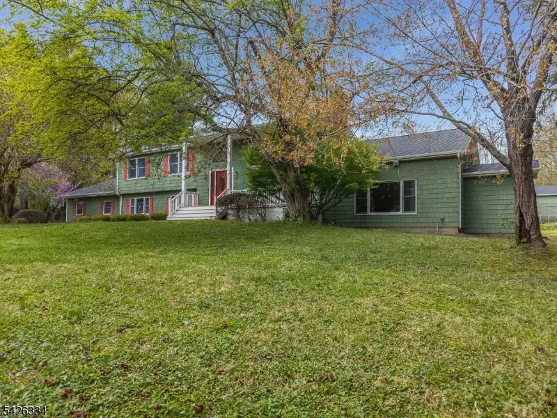 46 Sutton Rd, Tewksbury, NJ 08833 - #1