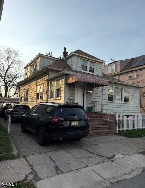 1080 E 25th St, Paterson City, NJ 07513