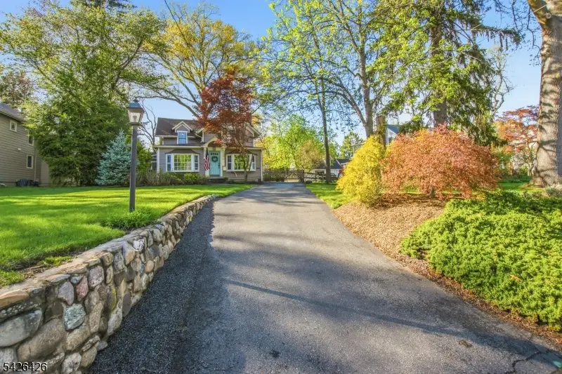 454 S Maple Ave, Glen Rock, NJ 07452 - #2