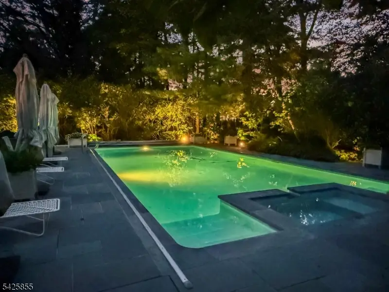 21 Hardwell Rd, Millburn, NJ 07078 - #3