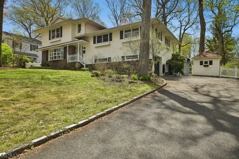 133 Murray Hill Blvd, Berkeley Heights, NJ 07974 - #1