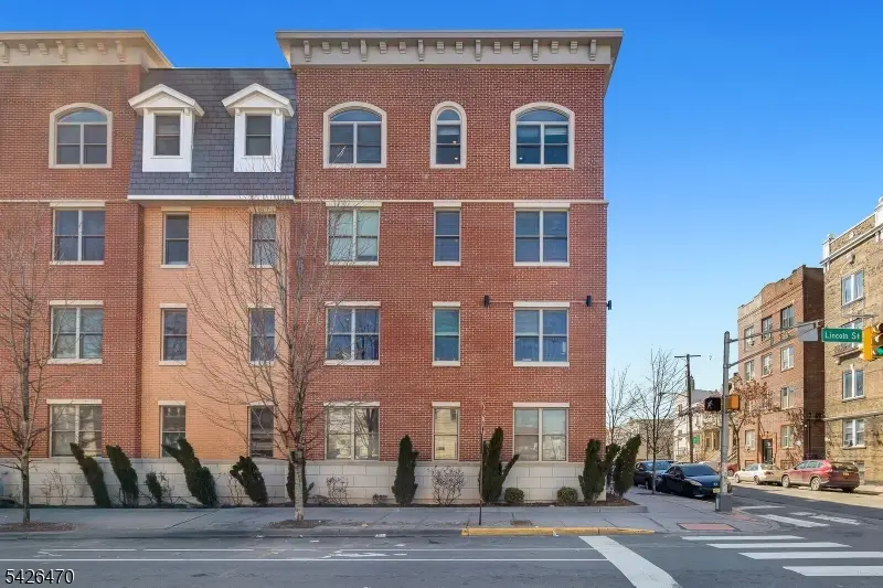974 Summit Ave #401, Jersey City, NJ 07307 - #2