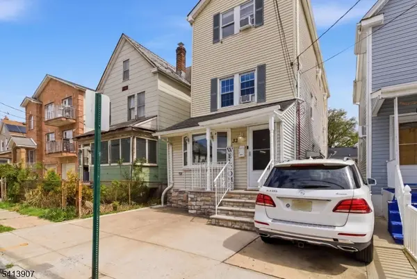 32 Cedar Ave, Elizabeth City, NJ 07208