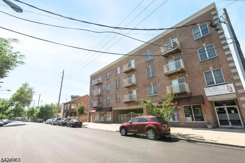 411-419 Chestnut St #3B, Newark, NJ 07105 - #2