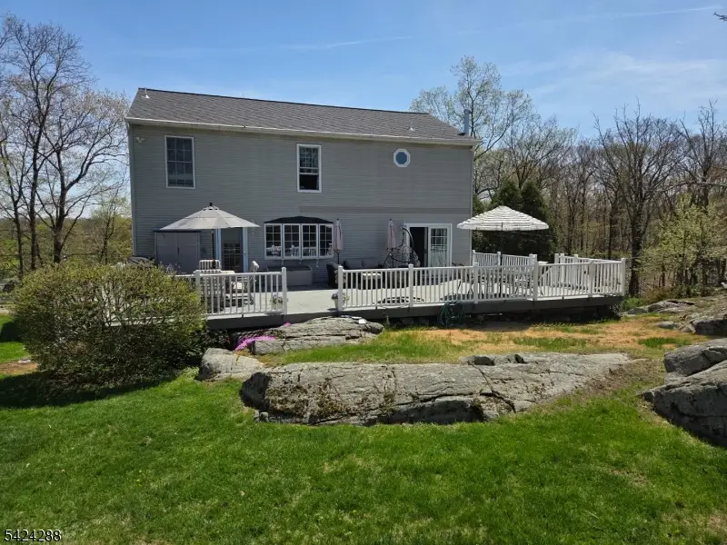 8 Papoose Trl, Hopatcong, NJ 07821 - #2