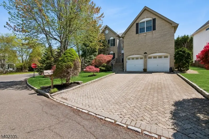 9 Tartan Dr, The Hills, NJ 07920 - #1