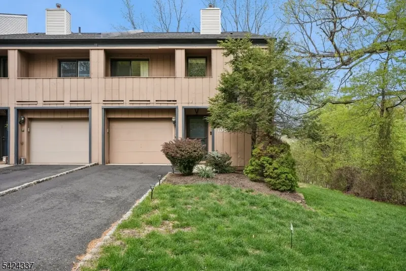 106 Stephanie Dr, North Caldwell, NJ 07006 - #1
