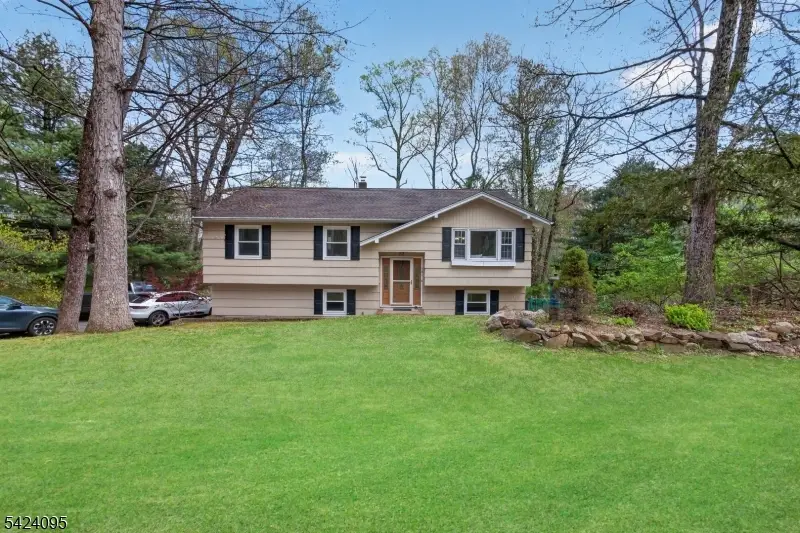 541 Rockaway Valley Rd, Boonton, NJ 07005 - #1