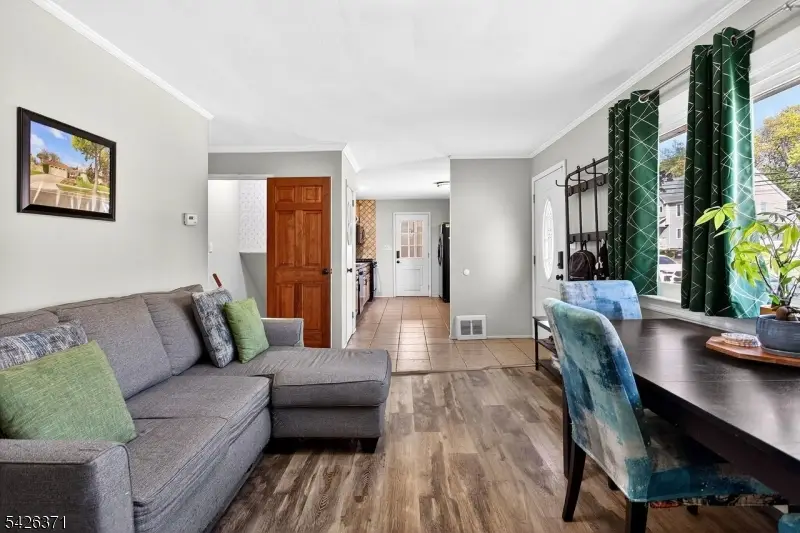 43 Buttonwood Dr, Parlin, NJ 08859 - #3