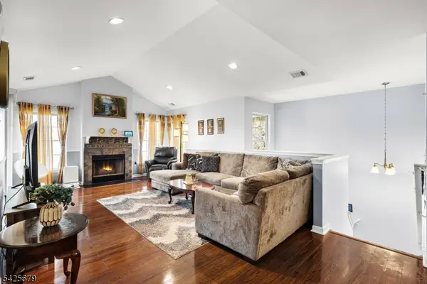 123 Chariot Ct, Piscataway Twp., NJ 08854