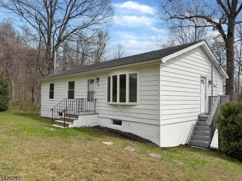 9 Fern Ct, Wantage, NJ 07461 - #1