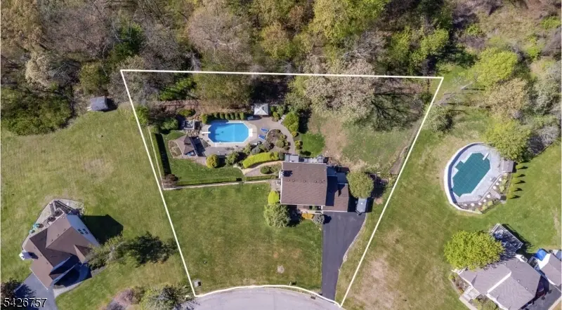 11 Hearthstone Dr, Vernon, NJ 07461 - #3