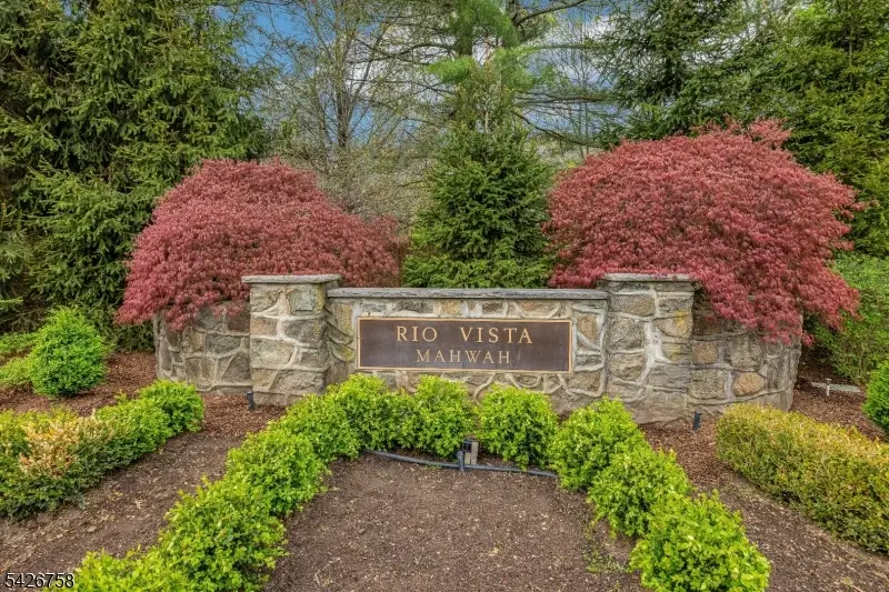 2 Crocker Mansion Dr, Mahwah, NJ 07430 - #1