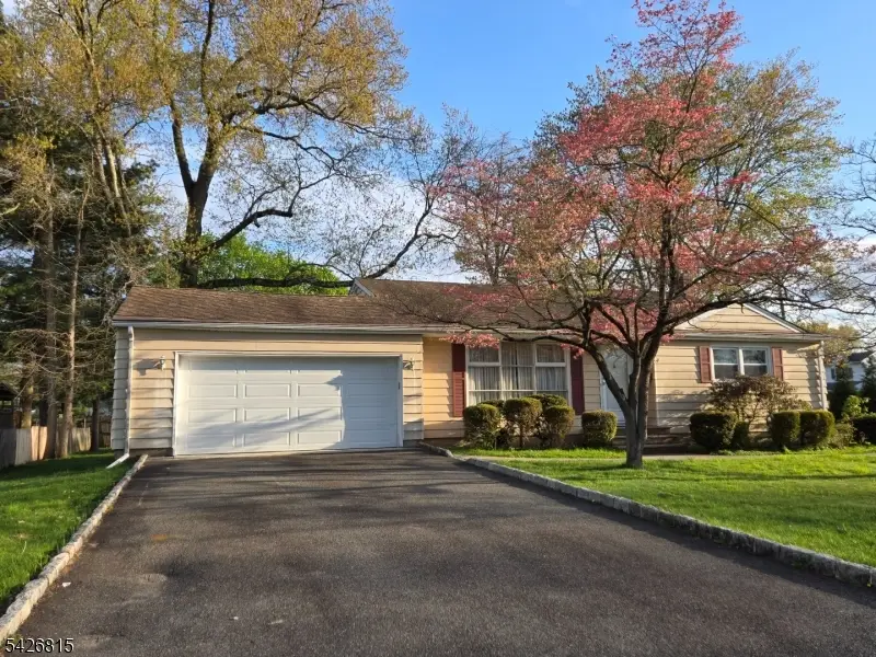 11 White Birch Ave, Pequannock, NJ 07444 - #1