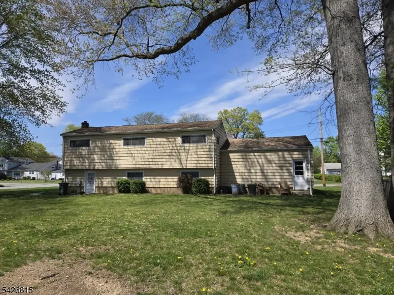 11 White Birch Ave, Pequannock, NJ 07444 - #2