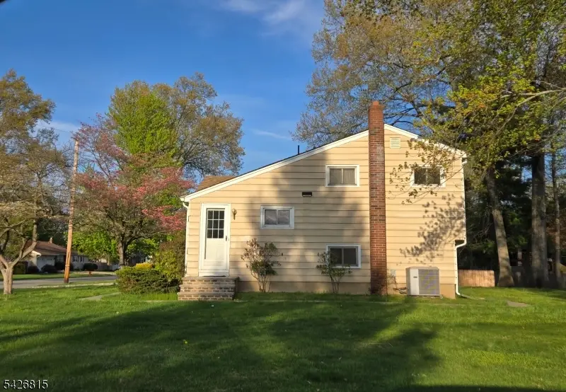 11 White Birch Ave, Pequannock, NJ 07444 - #3