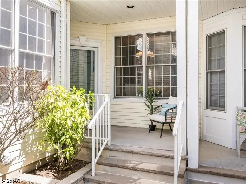 17 Pacio Ct, Roseland, NJ 07068 - #3