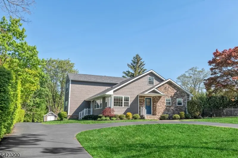 11 Cedar St, Basking Ridge, NJ 07920 - #1