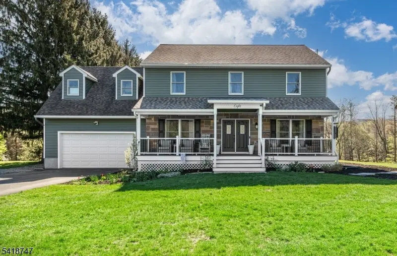 8 East Gate Dr, Glenwood, NJ 07462 - #1