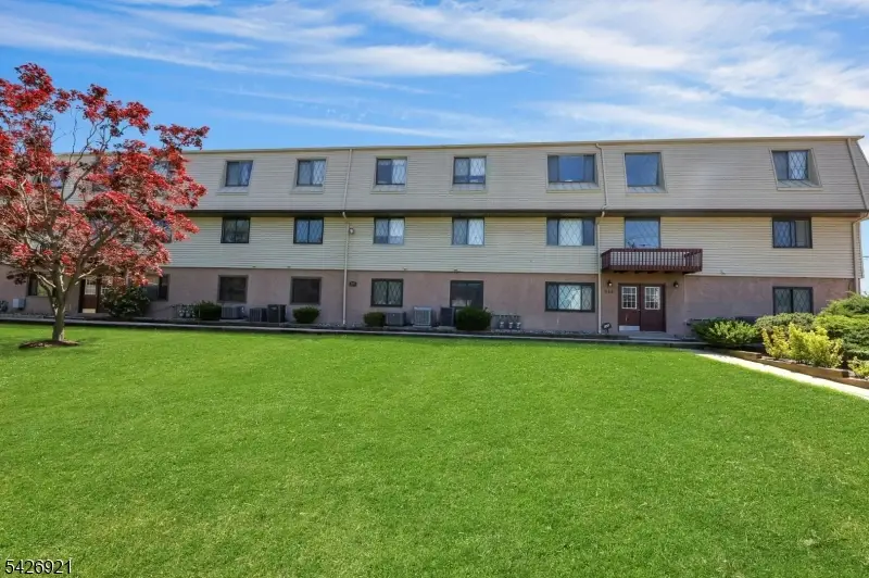 846 Riverside Ave #202, Lyndhurst, NJ 07071 - #1