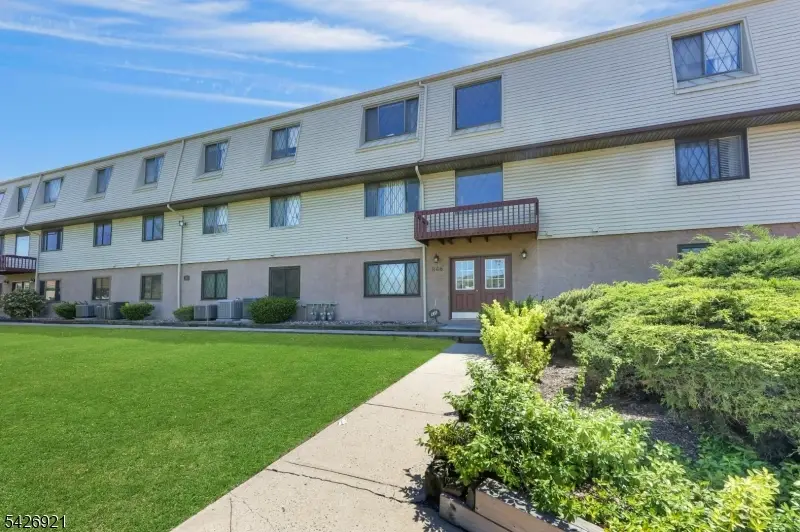 846 Riverside Ave #202, Lyndhurst, NJ 07071 - #2