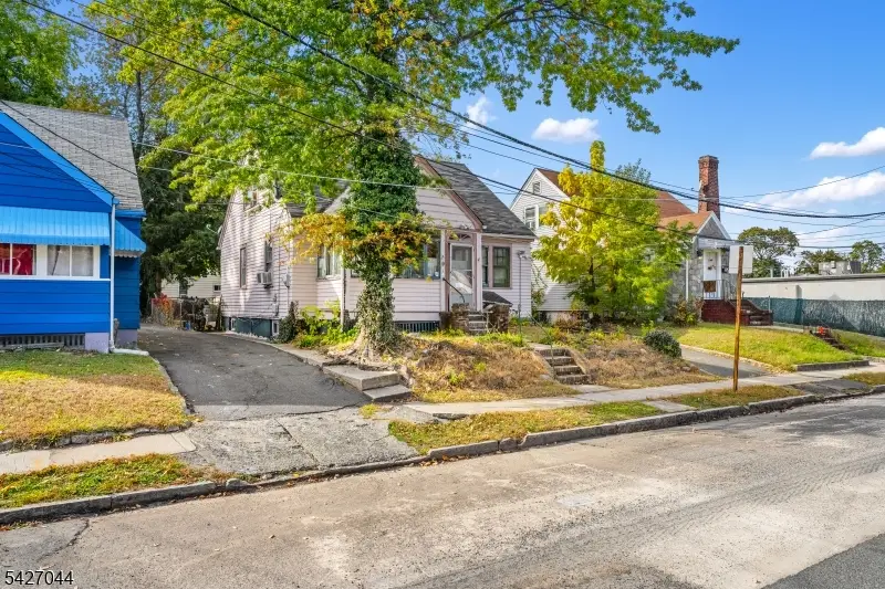 15 Victor Pl, Irvington, NJ 07111 - #1