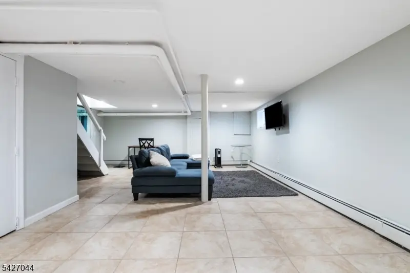 15 Victor Pl, Irvington, NJ 07111 - #2