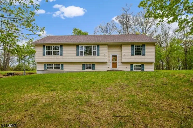 2 Oak St, Newton, NJ 07860 - #3