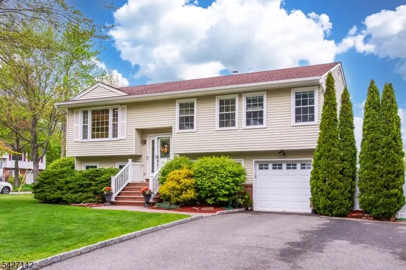 900 Sioux Ave, Lake Hiawatha, NJ 07034 - #2