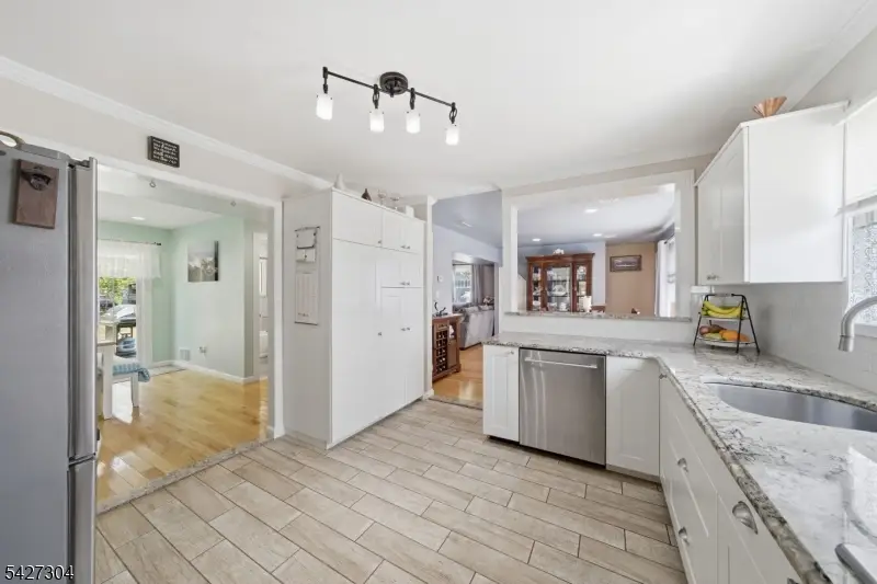 47 Kendall Dr, Parlin, NJ 08859 - #3