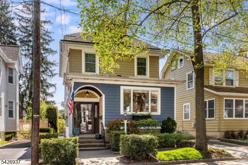 27 Edgewood Rd, Bloomfield, NJ 07003 - #1