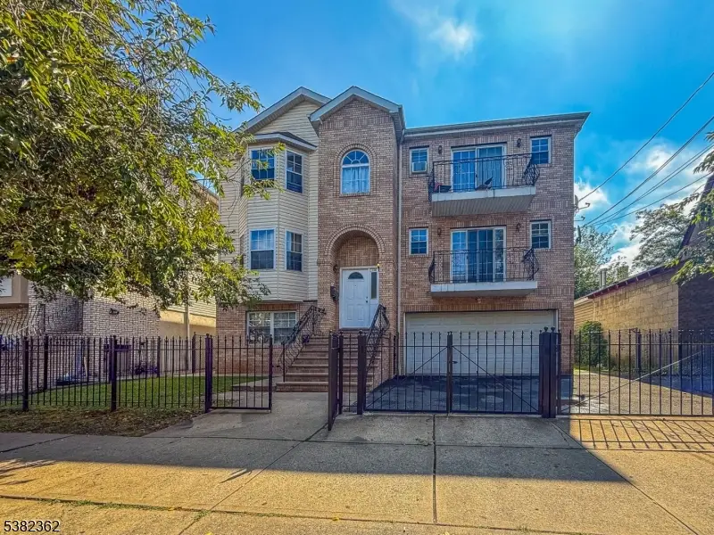 336 S 10th St, Newark, NJ 07103 - #1