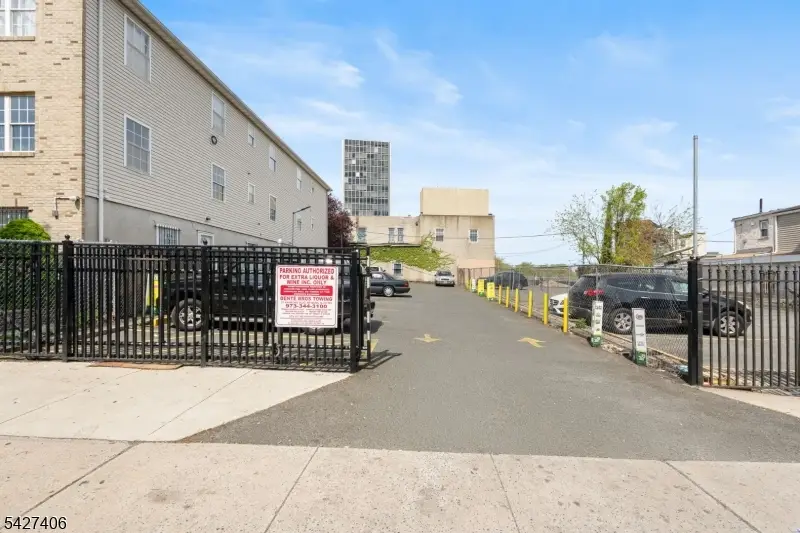 277 Orange St, Newark, NJ 07103 - #1
