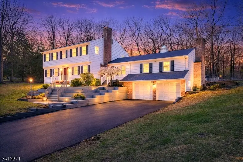 54 Robin Glen Rd, Watchung, NJ 07069 - #1