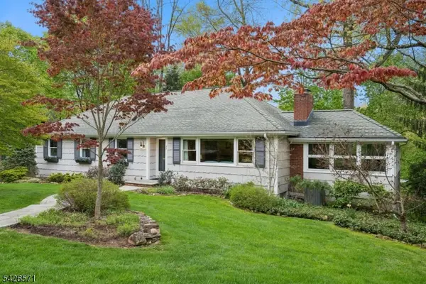 27 Hillside Ter, New Providence Boro, NJ 07901