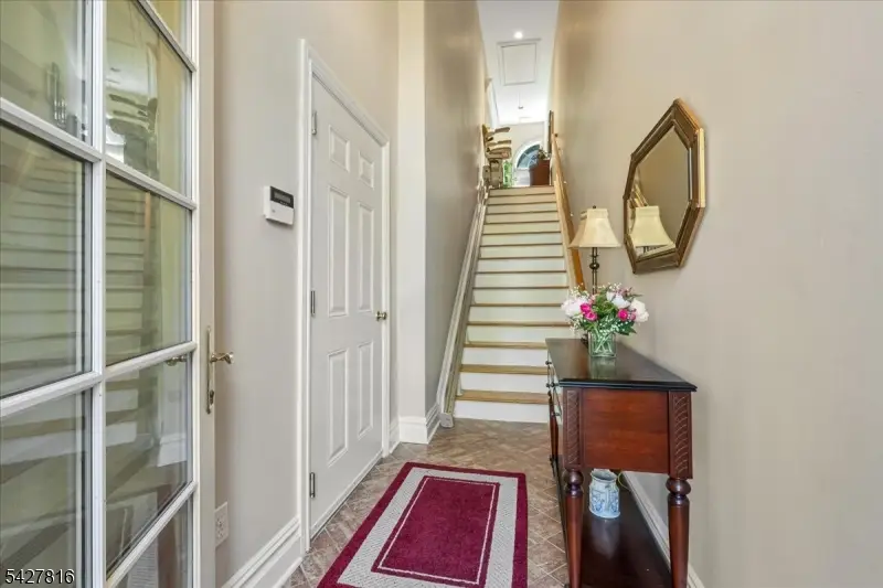 29 Schmidt Cir, Watchung, NJ 07069 - #2
