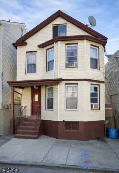194 Mill St, Paterson, NJ 07501 - #1